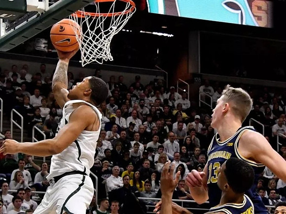 Charles Matthews (1) and Moritz Wagner (13)