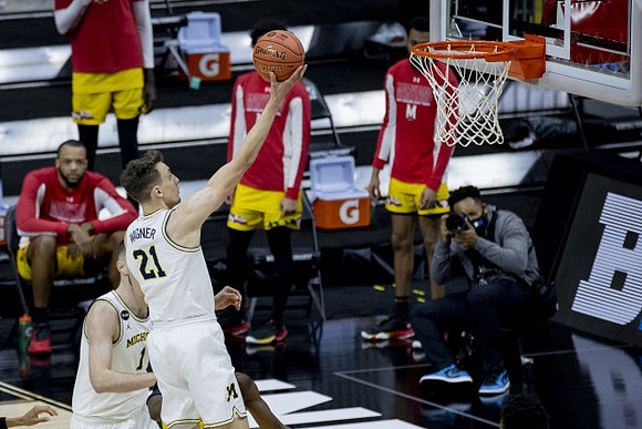 Franz Wagner (21) and Hunter Dickinson (1)