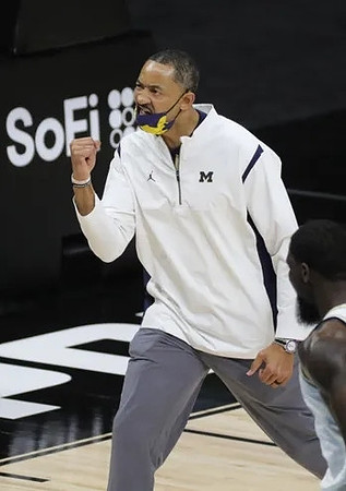 Juwan Howard and Chaundee Brown Jr. (15)