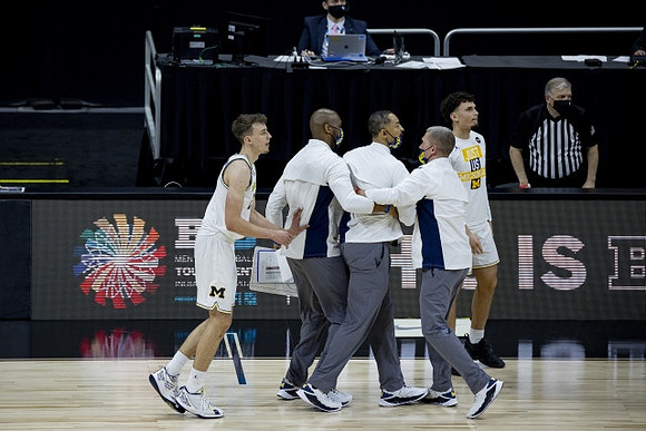 Franz Wagner (21), Chris Hunter, Juwan Howard, Jay Smith, and Adrien Nunez (0)