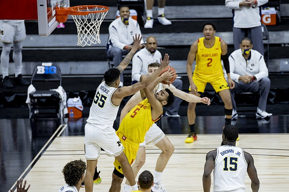 Isaiah Livers (2), Eli Brooks (55), Franz Wagner (21), and Chaundee Brown Jr. (15)