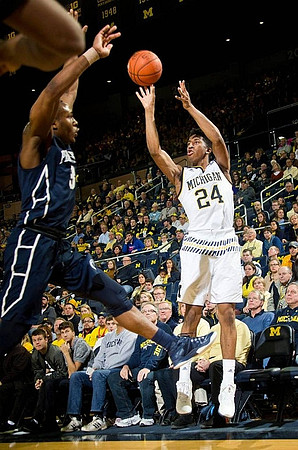 Aubrey Dawkins (24)