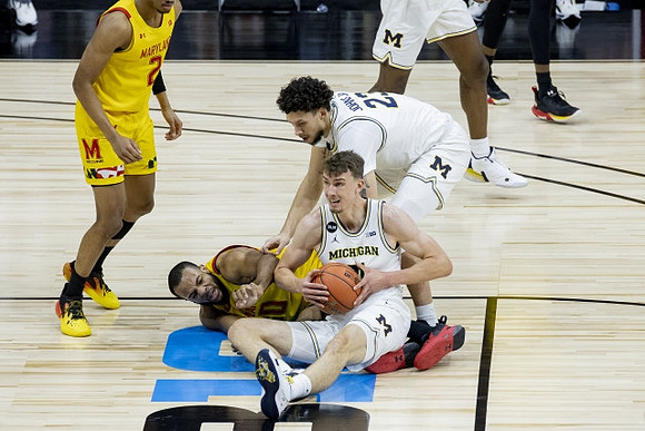 Franz Wagner (21) and Brandon Johns Jr. (23)