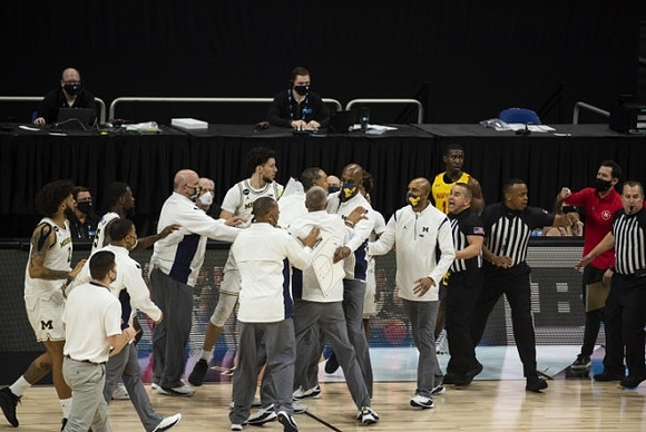 Juwan Howard and Michigan Team