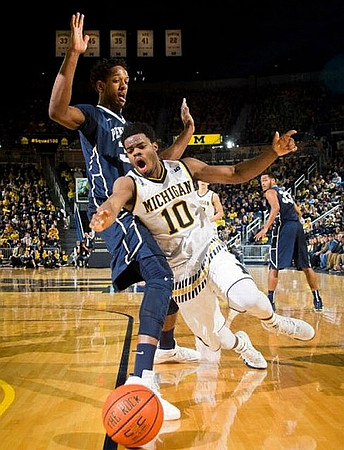 Derrick Walton Jr. (10)