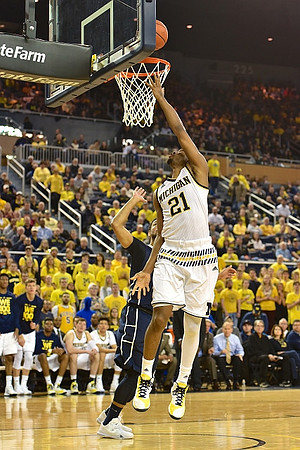 Zak Irvin (21)