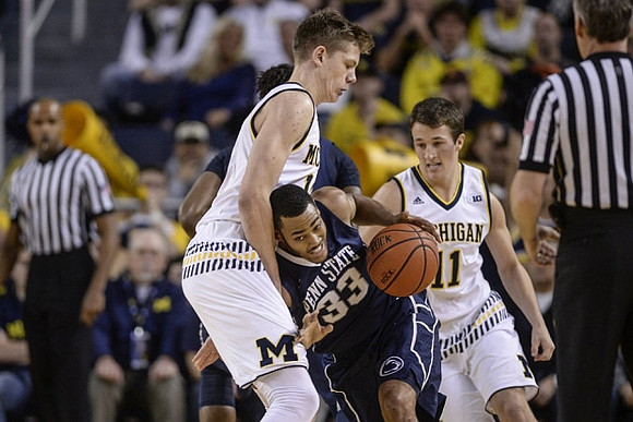 Moritz Wagner (13) and Andrew Dakich (11)