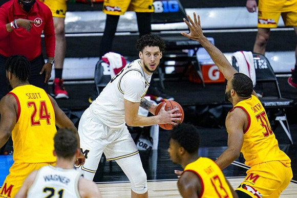 Brandon Johns Jr. (23) and Franz Wagner (21)