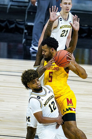 Mike Smith (12) and Franz Wagner (21)