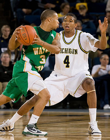 Darius Morris (4)