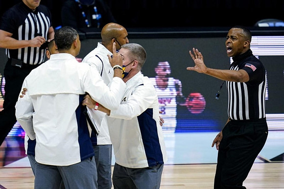 Juwan Howard and Saddi Washington