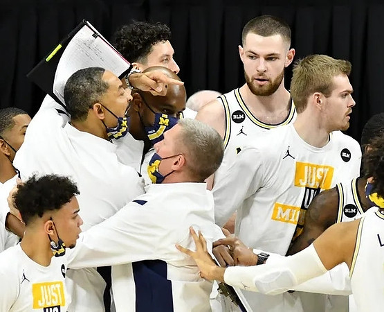 Juwan Howard and Michigan Team