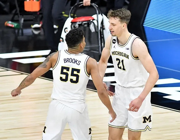 Eli Brooks (55) and Franz Wagner (21)