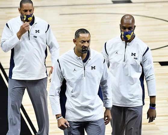 Howard Eisley, Juwan Howard, and Chris Hunter