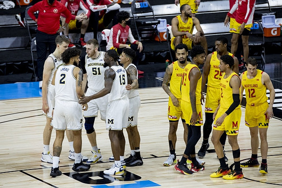 Isaiah Livers (2), Franz Wagner (21), Austin Davis (51), Chaundee Brown Jr. (15), and Eli Brooks (55)