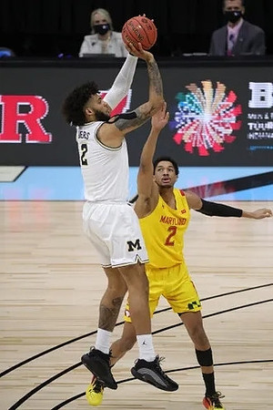 Isaiah Livers (2)