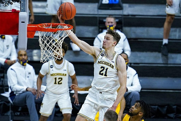Franz Wagner (21) and Mike Smith (12)