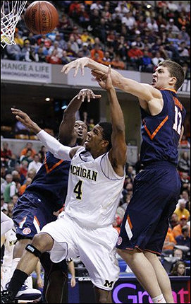 Darius Morris (4)