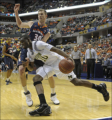 Tim Hardaway Jr. (10) and John Beilein