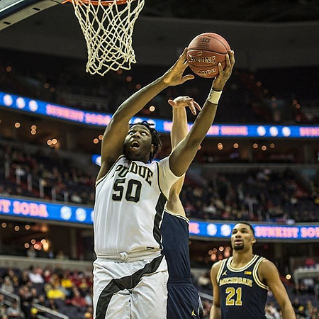 Moritz Wagner (13) and Zak Irvin (21)