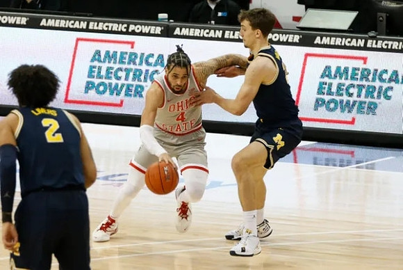 Isaiah Livers (2) and Franz Wagner (21)