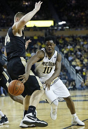 Derrick Walton Jr. (10)
