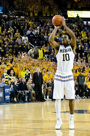 Derrick Walton Jr. (10)