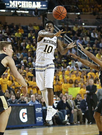 Derrick Walton Jr. (10)