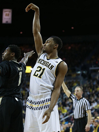 Zak Irvin (21)