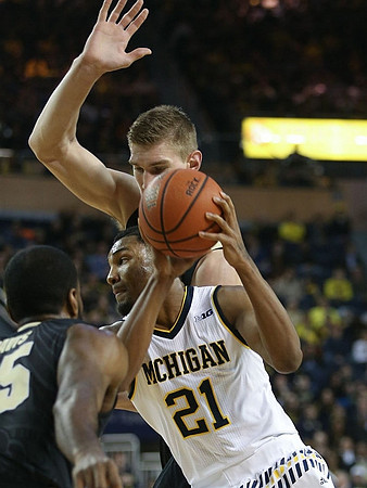 Zak Irvin (21)