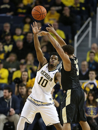 Derrick Walton Jr. (10)