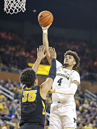 Isaiah Livers (4)