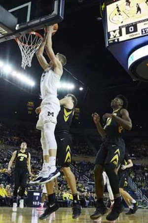 Moritz Wagner (13)