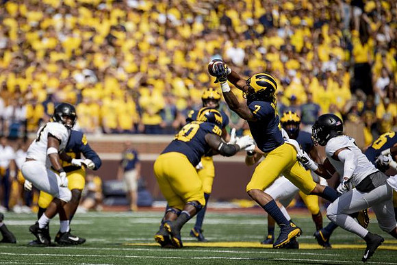 Michael Onwenu (50) and Tarik Black (7)
