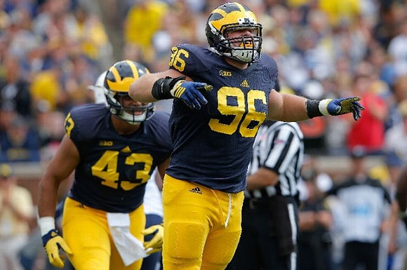 Chris Wormley (43) and Ryan Glasgow (96)