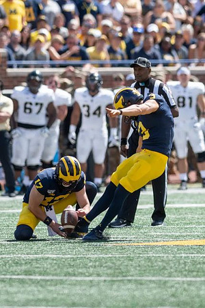 Will Hart (17) and Quinn Nordin (3)