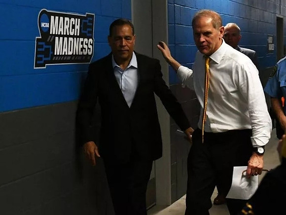 Houston Head Coach Kelvin Sampson and John Beilein