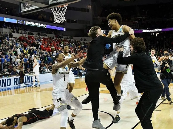 Jordan Poole (2), Charles Matthews (1), and Zavier Simpson (3)