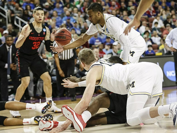 Moritz Wagner (13) and Muhammad-Ali Abdur-Rahkman (12)
