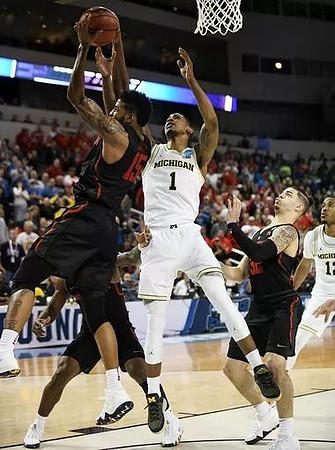 Charles Matthews (1) and Muhammad-Ali Abdur-Rahkman (12)