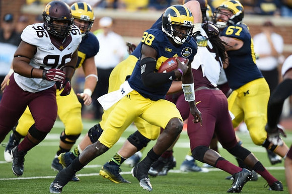 Devin Gardner (98) and Kyle Kalis (67)
