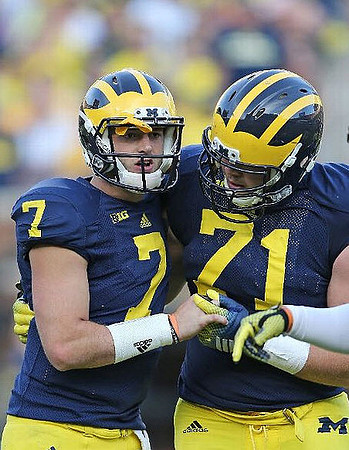 Shane Morris (7) and Ben Braden (71)