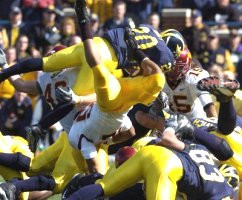 Michael Hart (20) and Mike Massey (83)