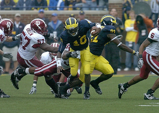 Denard Robinson (16) and Junior Hemingway (21)