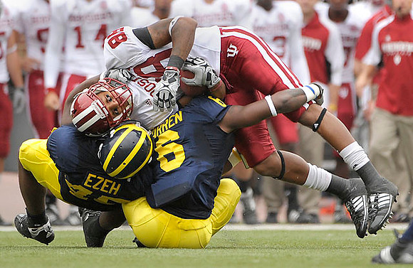 Obi Ezeh (45) and Donovan Warren (6)