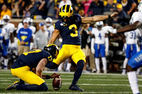 Will Hart (17) and Quinn Nordin (3)