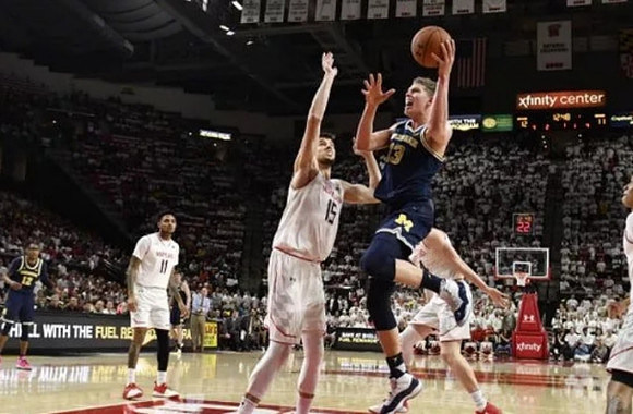 Moritz Wagner (13)