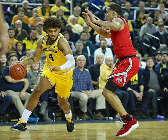 Isaiah Livers (4)