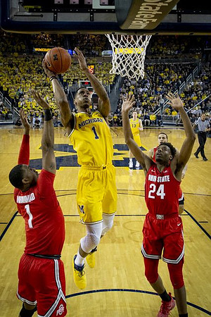 Charles Matthews (1) and Ignas Brazdeikis (13)