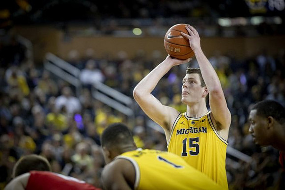 Charles Matthews (1) and Jon Teske (15)
